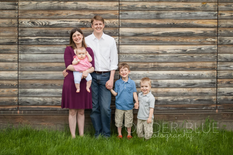 Read more about the article Family Portrait in Mt. Lebanon, PA | Olbrich Frenie Family | Mt. Lebanon Pittsburgh Family Photographer
