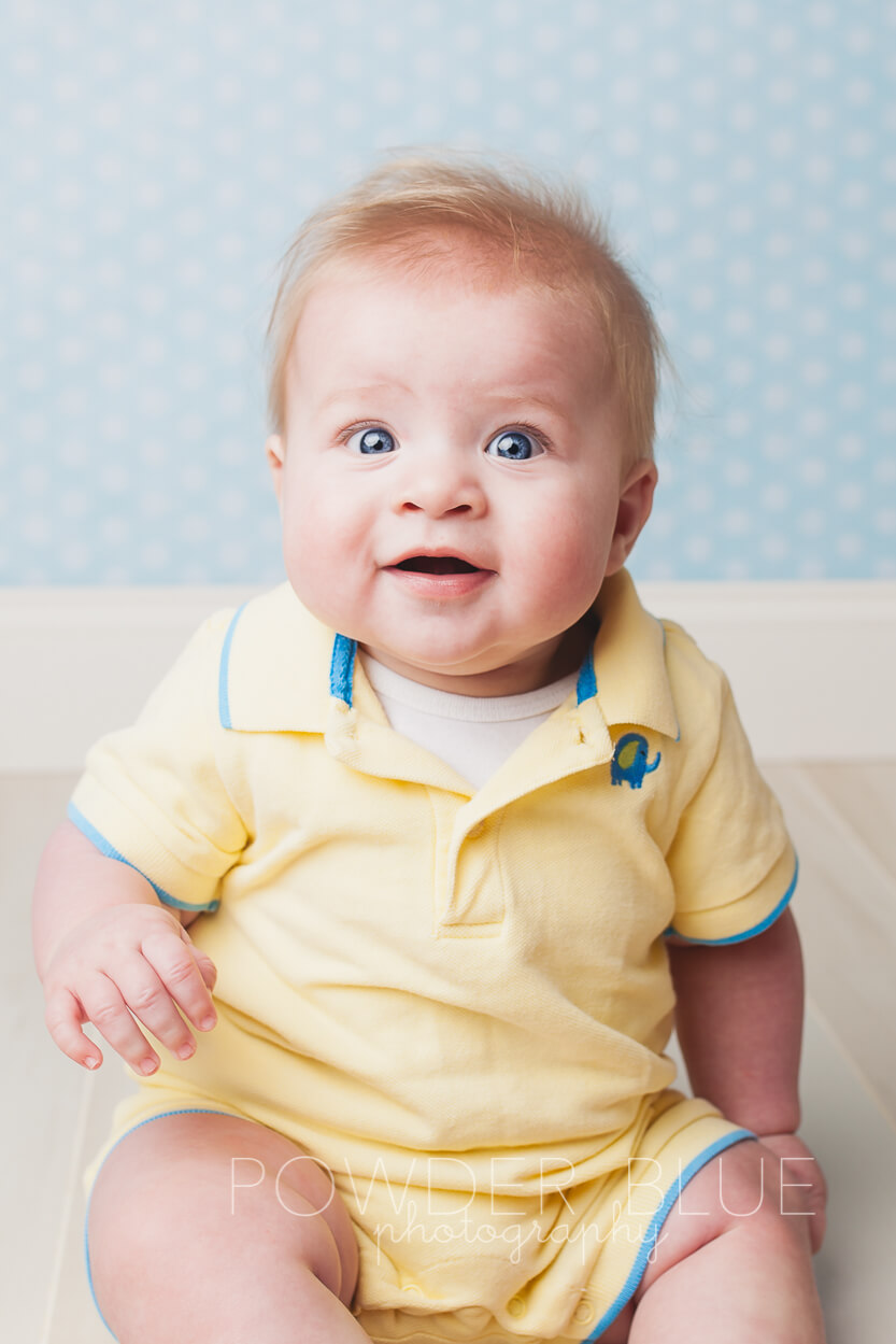 5 month old baby sitting up