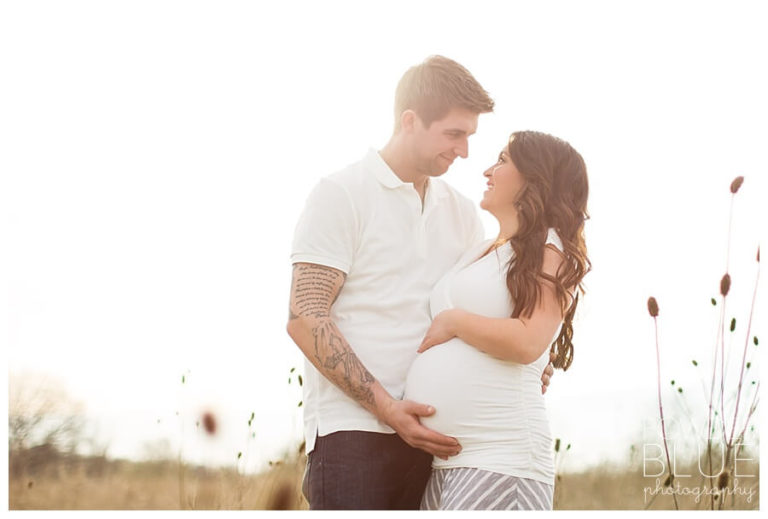Read more about the article Pittsburgh Maternity Photographer | Josh & Vanessa | Gender Reveal Portrait & Golden Hour Maternity