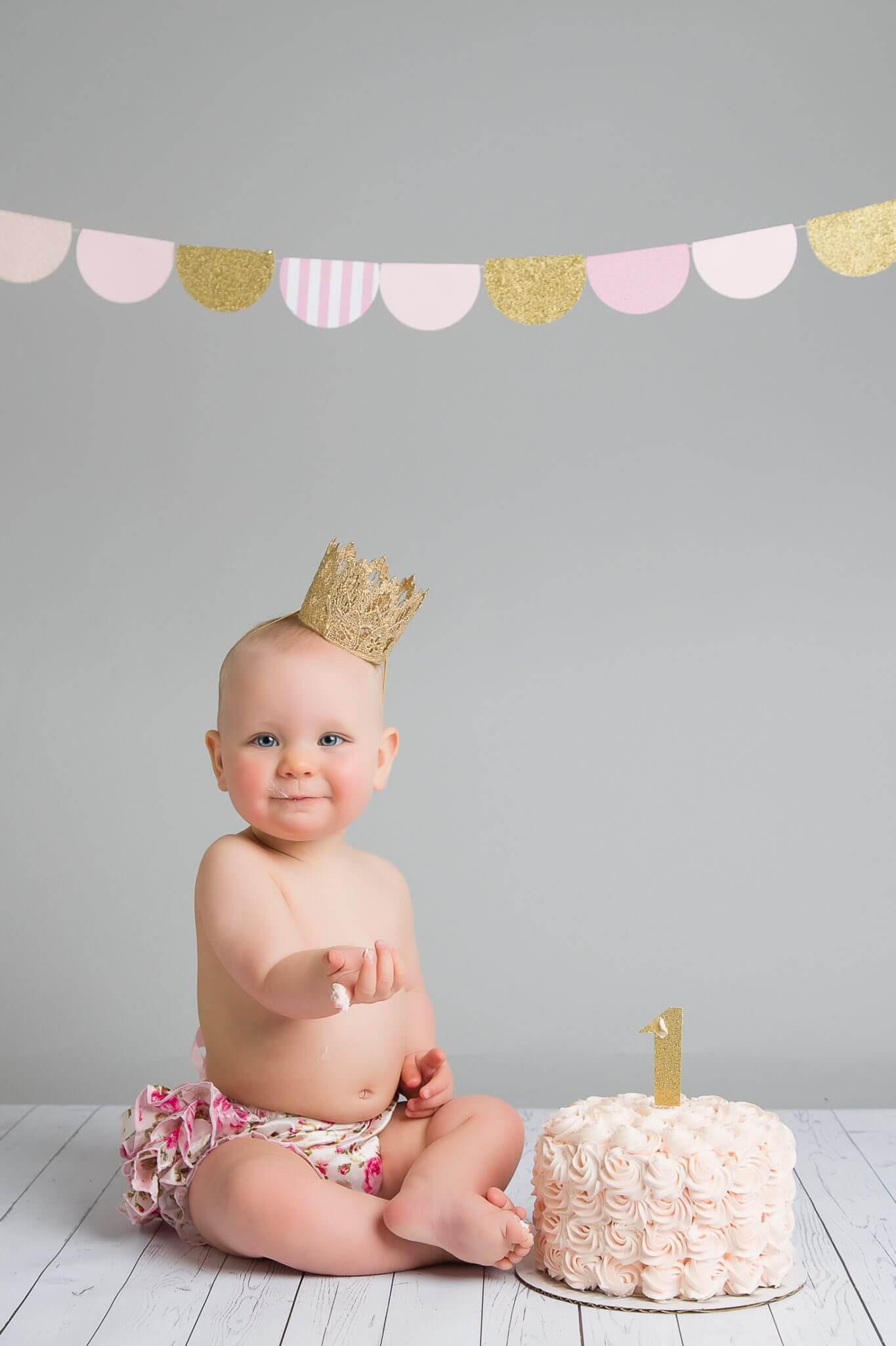 You are currently viewing Happy 1st Birthday Lula! | Pittsburgh Baby Photographer | Cake Smash