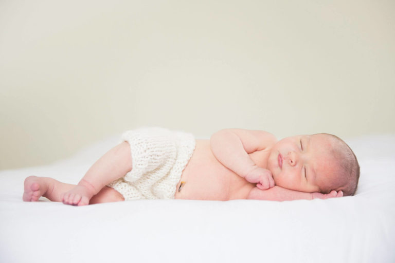 Read more about the article Pittsburgh Newborn Photographer | Upper St. Clair Newborn | Baby Luca