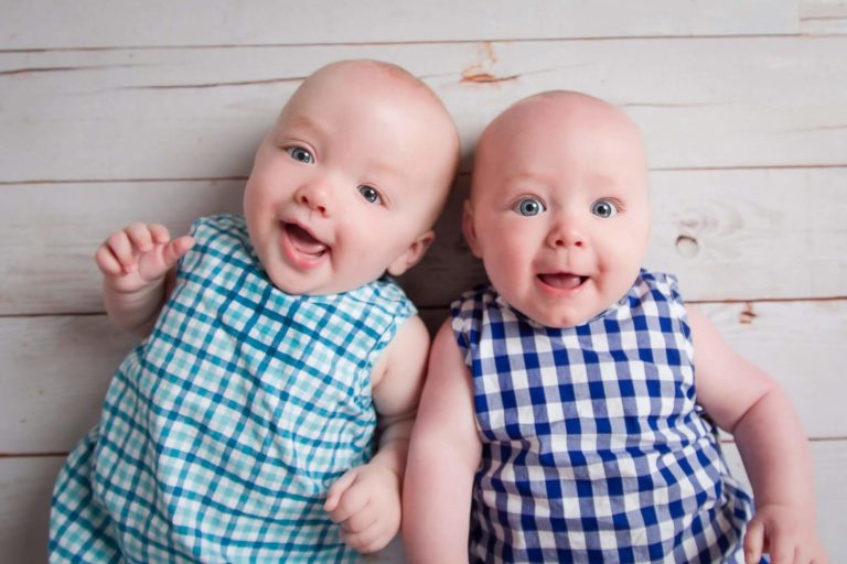 Read more about the article Happy 1st Birthday Penn & Sullivan! | Pittsburgh Newborn Twin Photographer | Baby Plan Graduates