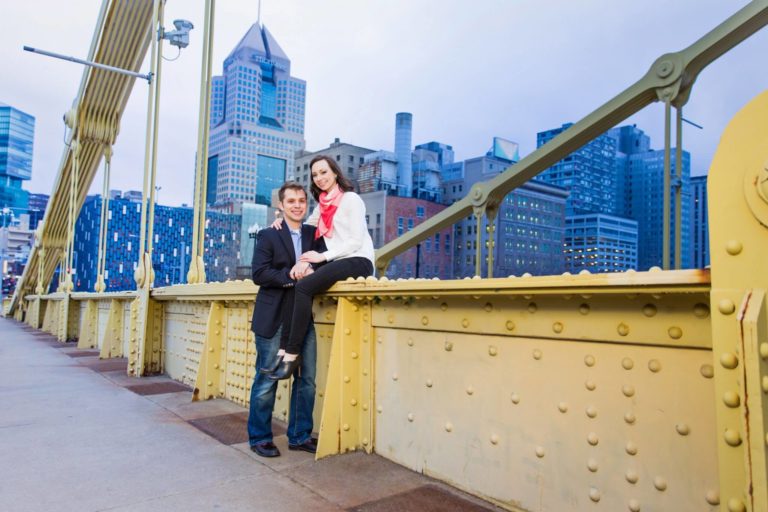 Read more about the article Pittsburgh Family Photographer| Point State Park Pittsburgh | 1st Anniversary Portrait