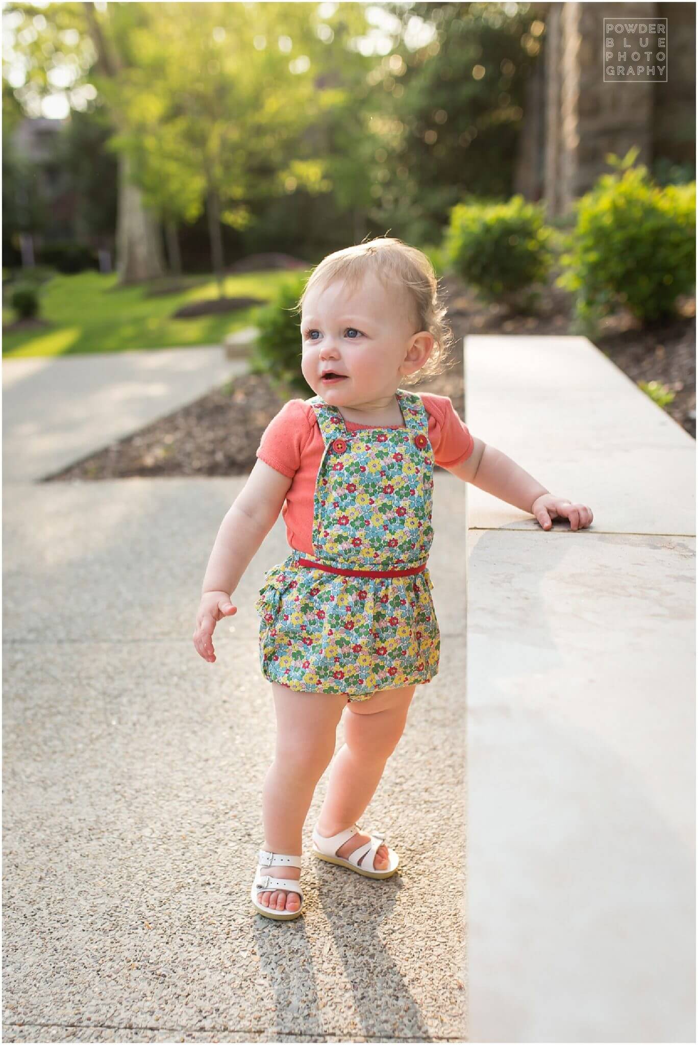 pittsburgh family photography session at frick art and historical center in pittsburgh, pa.  12 month old baby girl and family.